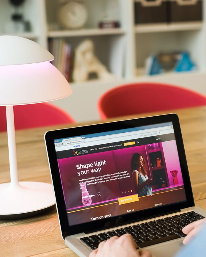 teaser-philips-hue-laptop