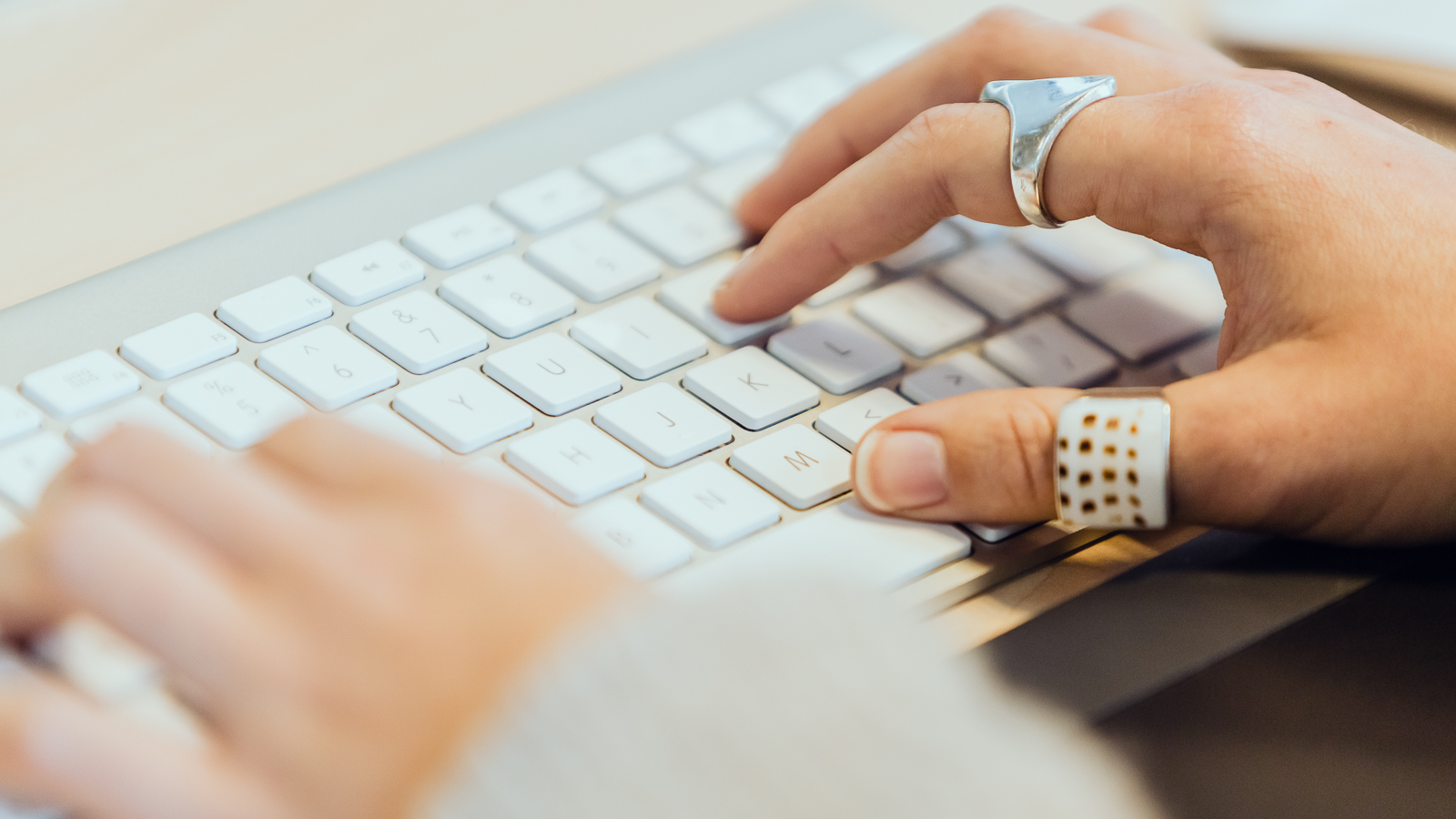 typing on an apple keyboard